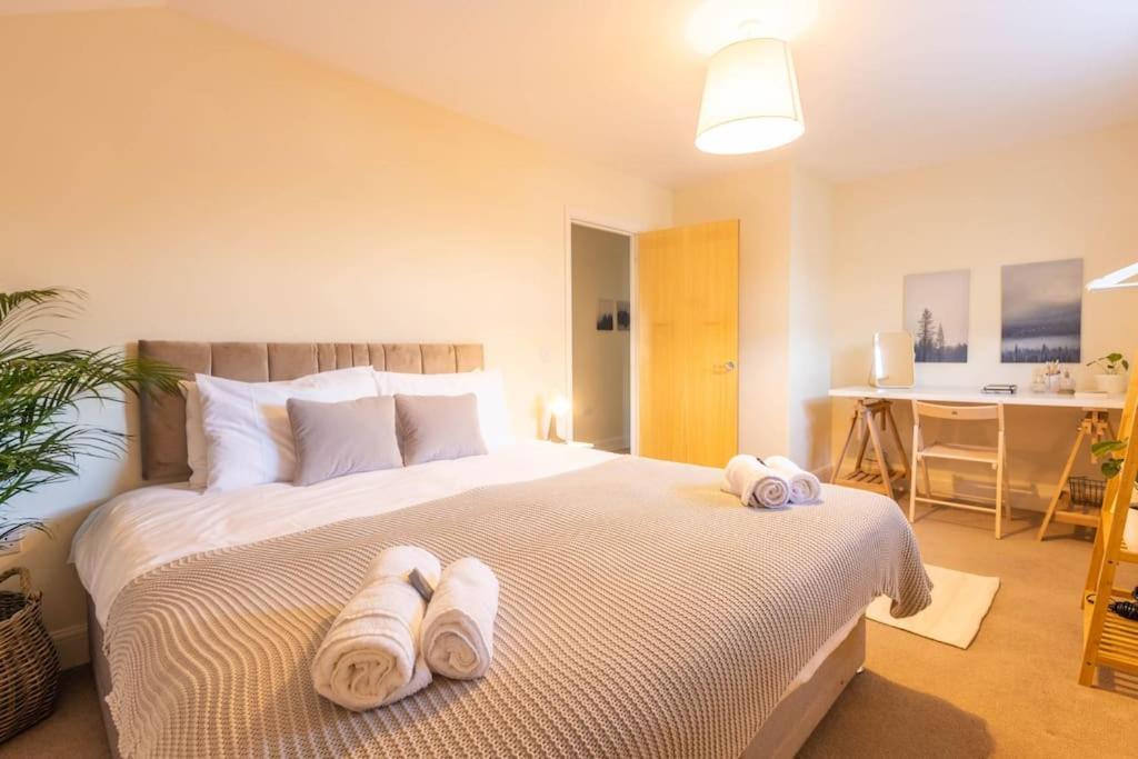 The Wellness Lodge- Gym, Table Tennis, Cinema, Parking And More! Bath Exterior foto
