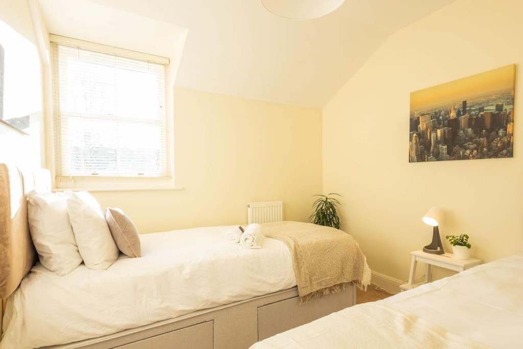 The Wellness Lodge- Gym, Table Tennis, Cinema, Parking And More! Bath Exterior foto