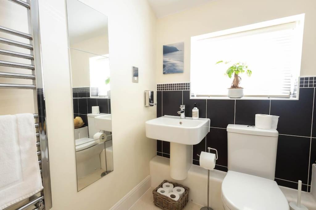 The Wellness Lodge- Gym, Table Tennis, Cinema, Parking And More! Bath Exterior foto